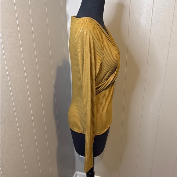 NWT Anthropologie Women’s Medium Gold Shimmer Top Long Sleeve - Picture 3 of 5